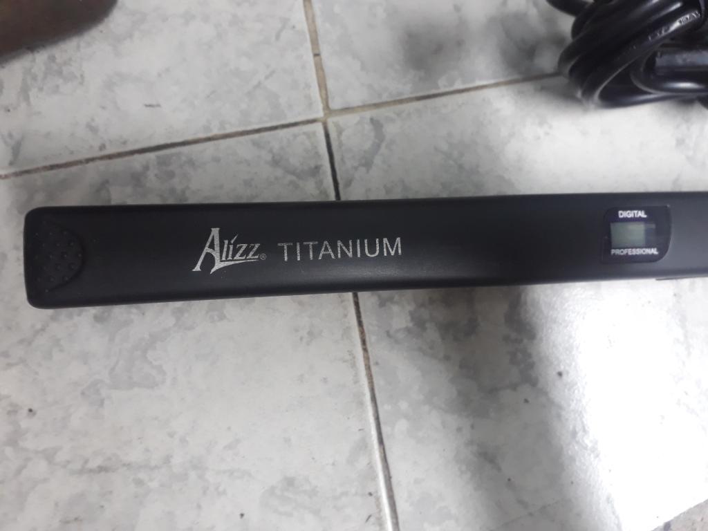 Plancha Alizz Titanium Professional