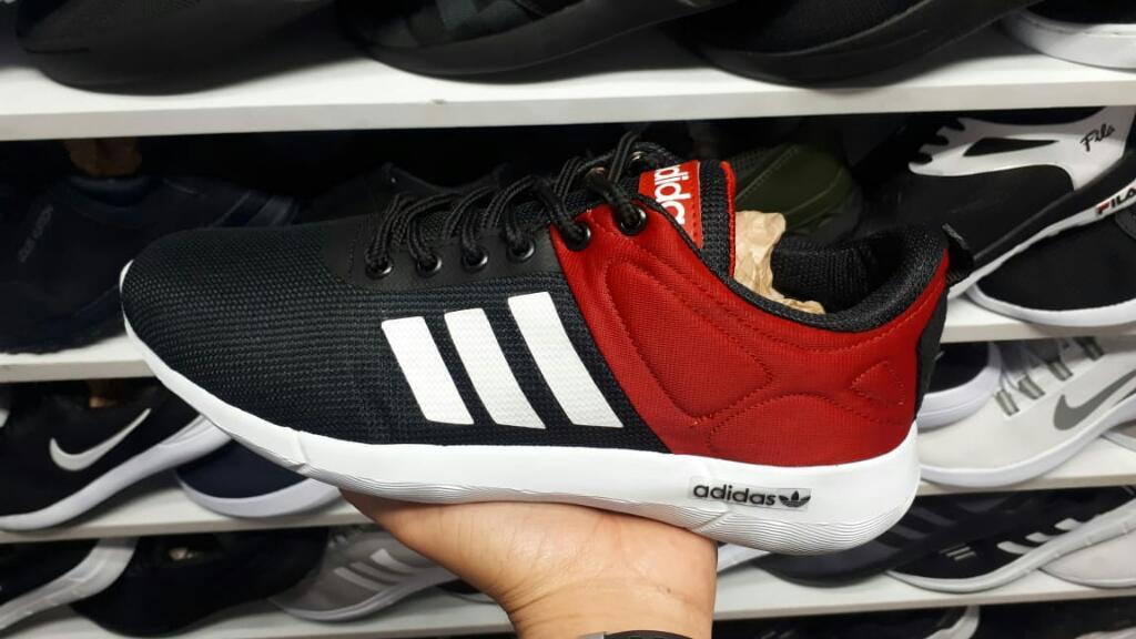 Tenis Adidas