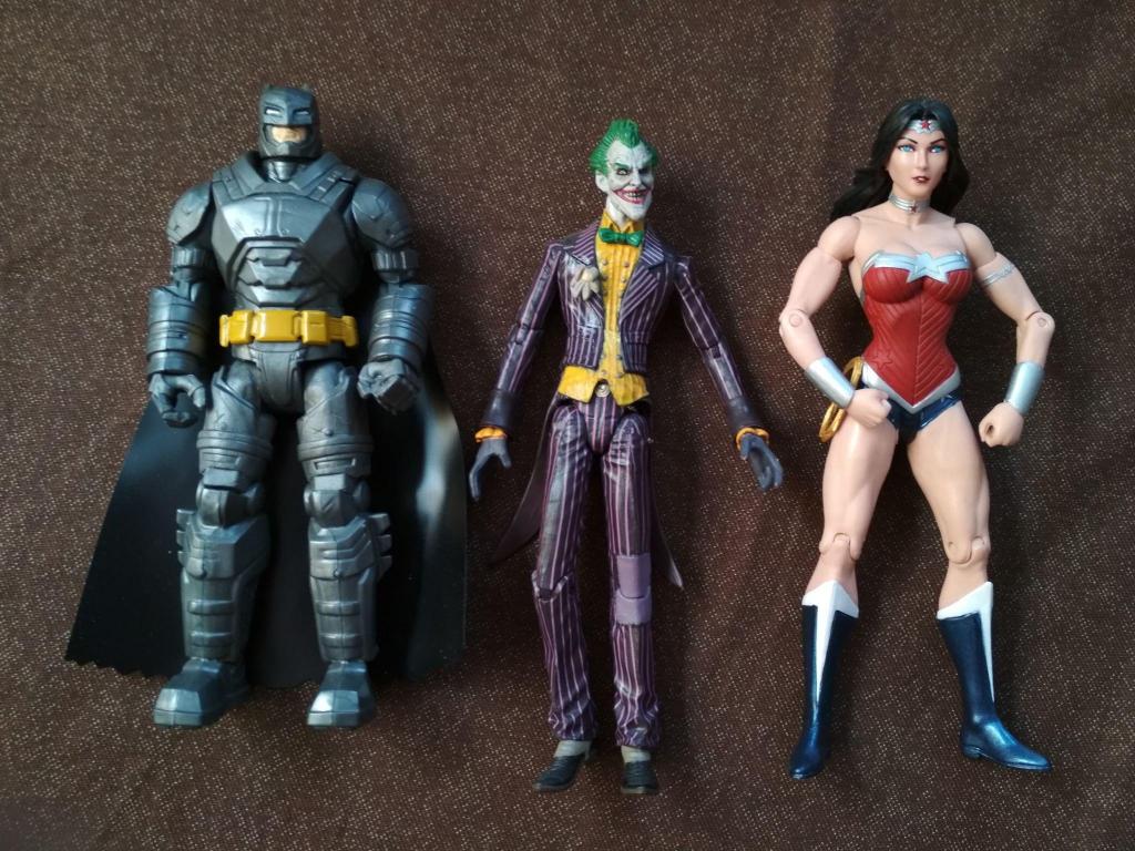 Batman Armored, Joker y Wonderwoman