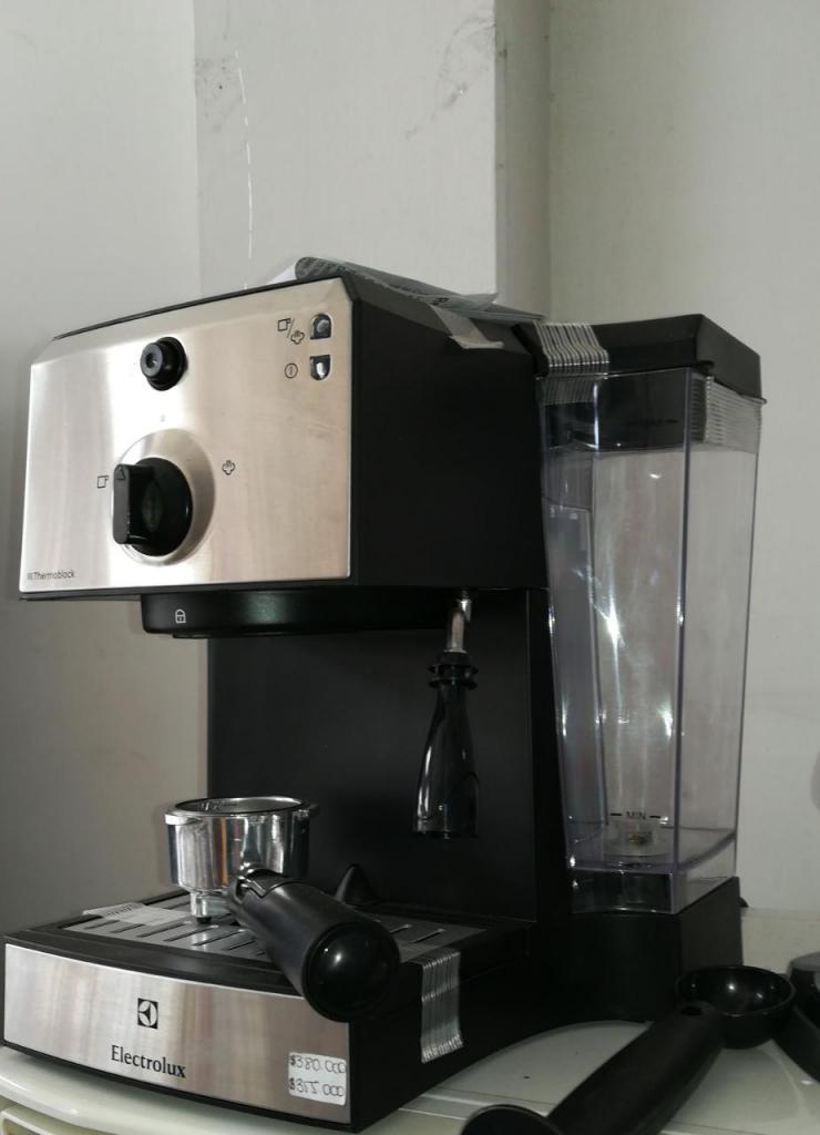 Cafetera Electrolux expresso