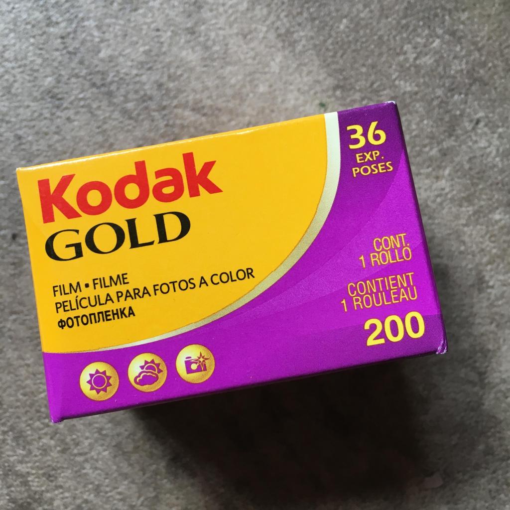 Rollos fotográficos Kodak Gold 200 color 35mm