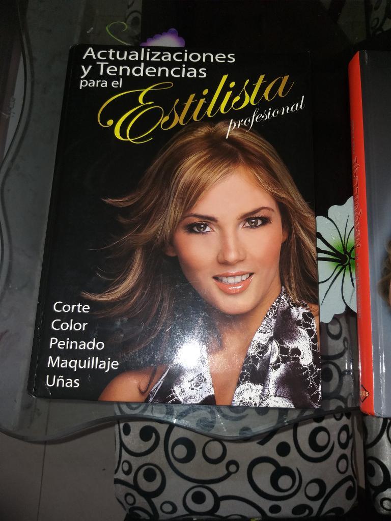 Libro de Estilista Profesional Lexus