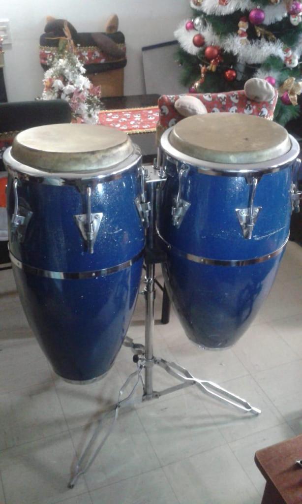 Vendo par de congas con aro confort Buen estado 