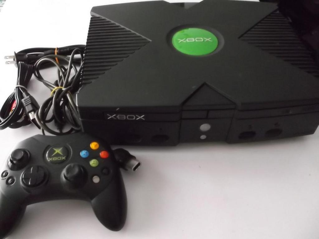 VENDO O CAMBIO XBOX CLASICO CON 5 JUEGOS Y TODO COMPLETO