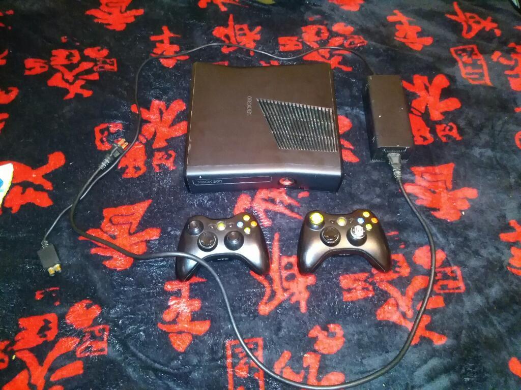 Xbox 360 Slink con 2 Controles Exelentes