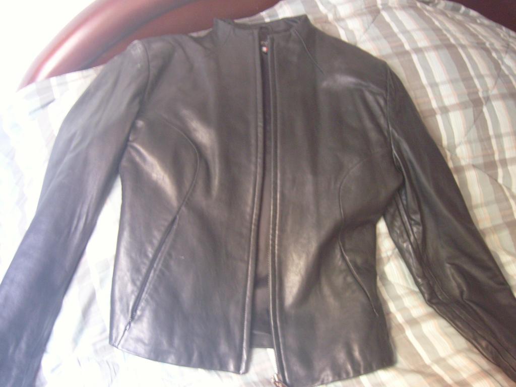 Chaqueta mujer material tipo cuerina