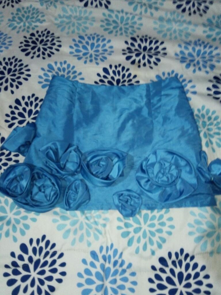 Falda Azul Brillante de Rosas
