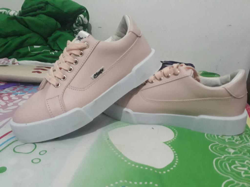 Vendo Par de Zapatos Monky, Talla 37