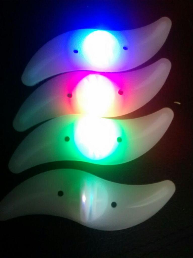 luces led para ruedas colocadas entre los radios PRECIO POR