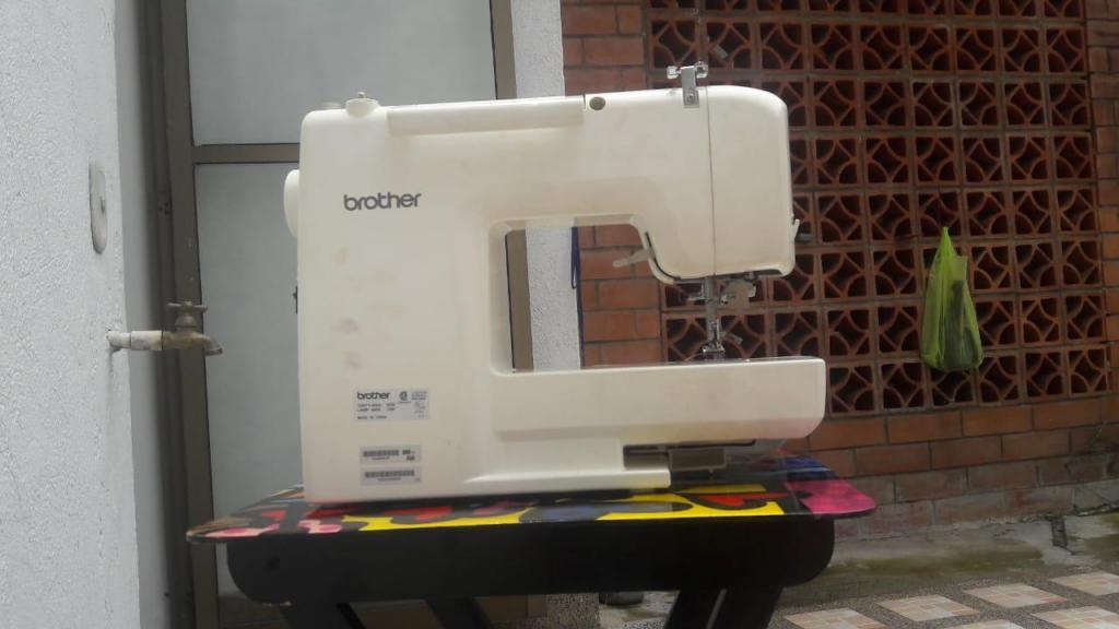 MAQUINA DE COSER BROTHER