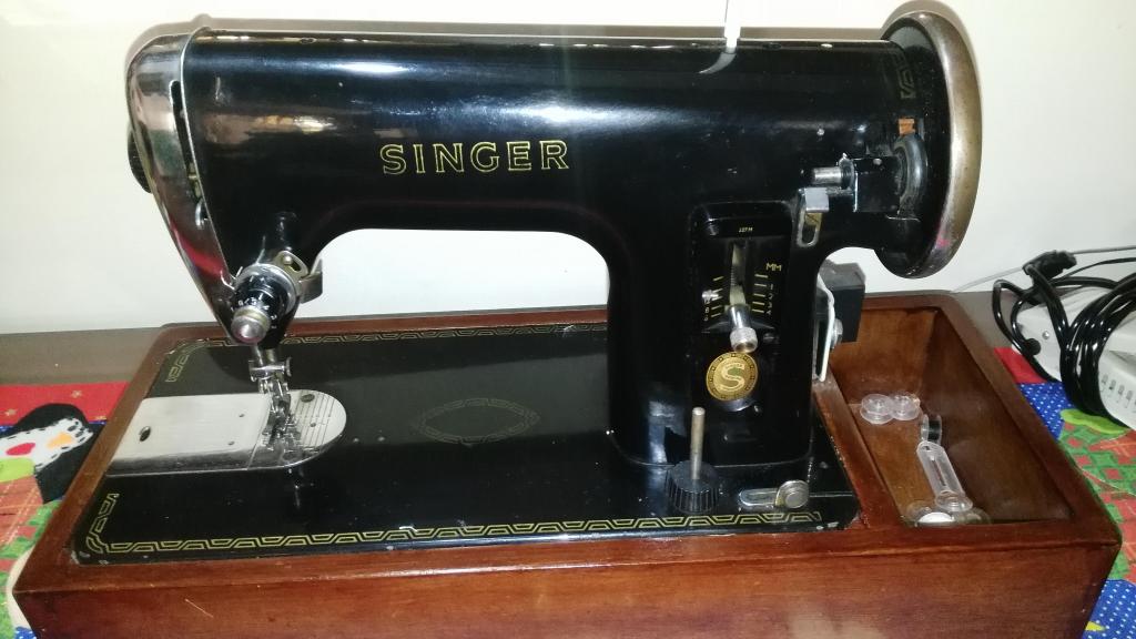 Mquina de coser Singer antigua