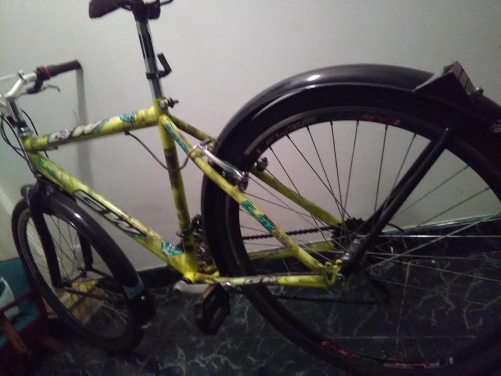Bicicleta RIN 26 con accesorios