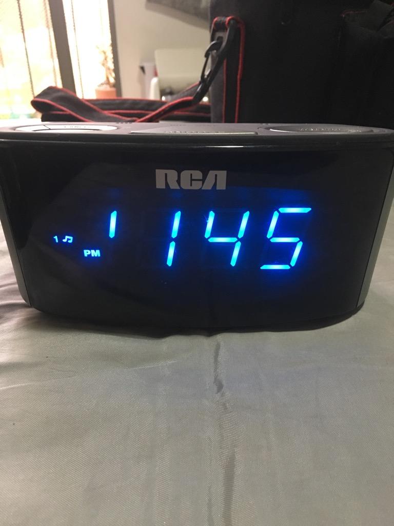 Despertador Alarma con Radio