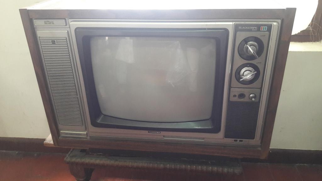 Televisor Antiguo Toshiba
