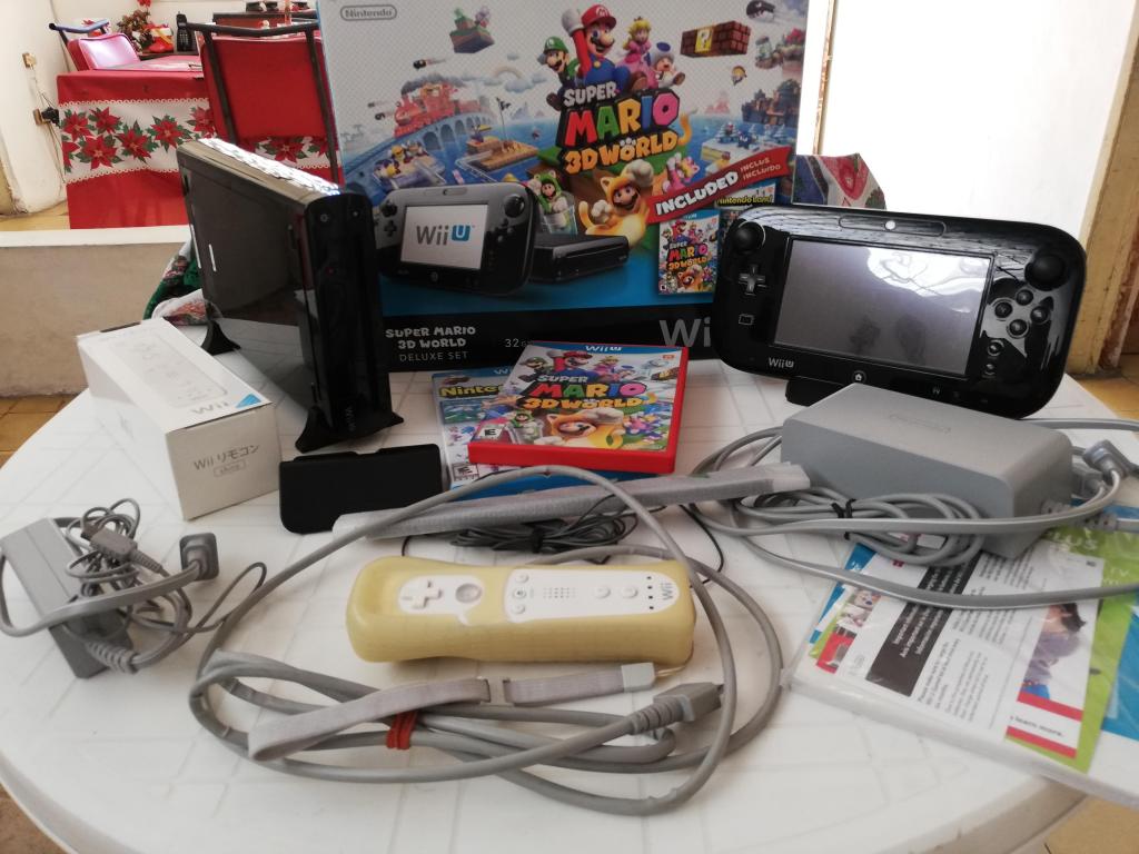 Nintendo Wii U 32GB 16 GB Super Mario 3D World Deluxe Set