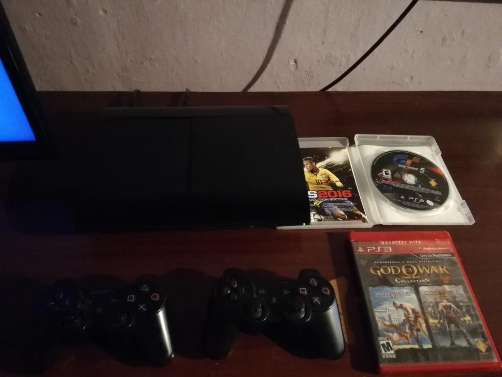 ps3 super Slim 320gbs 