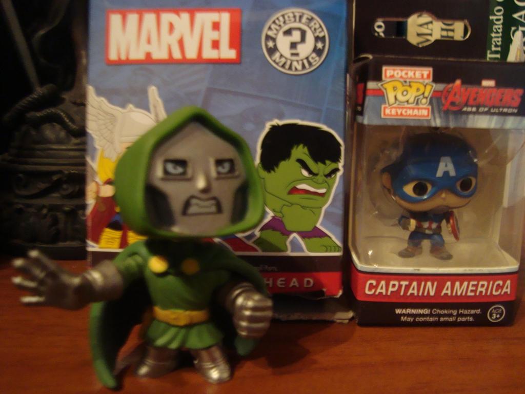 Capitan America y Dr. Doom Minifiguras Funko