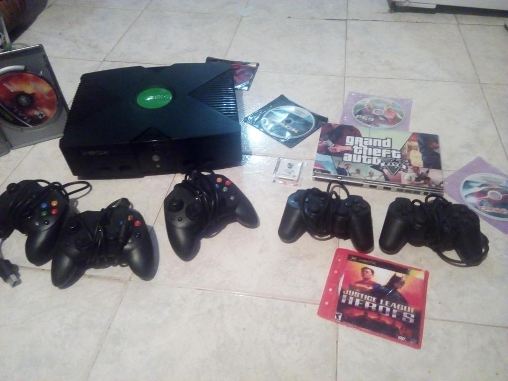 Combo Vendo Xbox caja negra y play 2