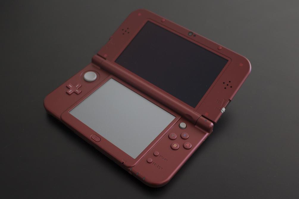 New Nintendo 3DS XL 32GB PROGRAMADA CARGADOR