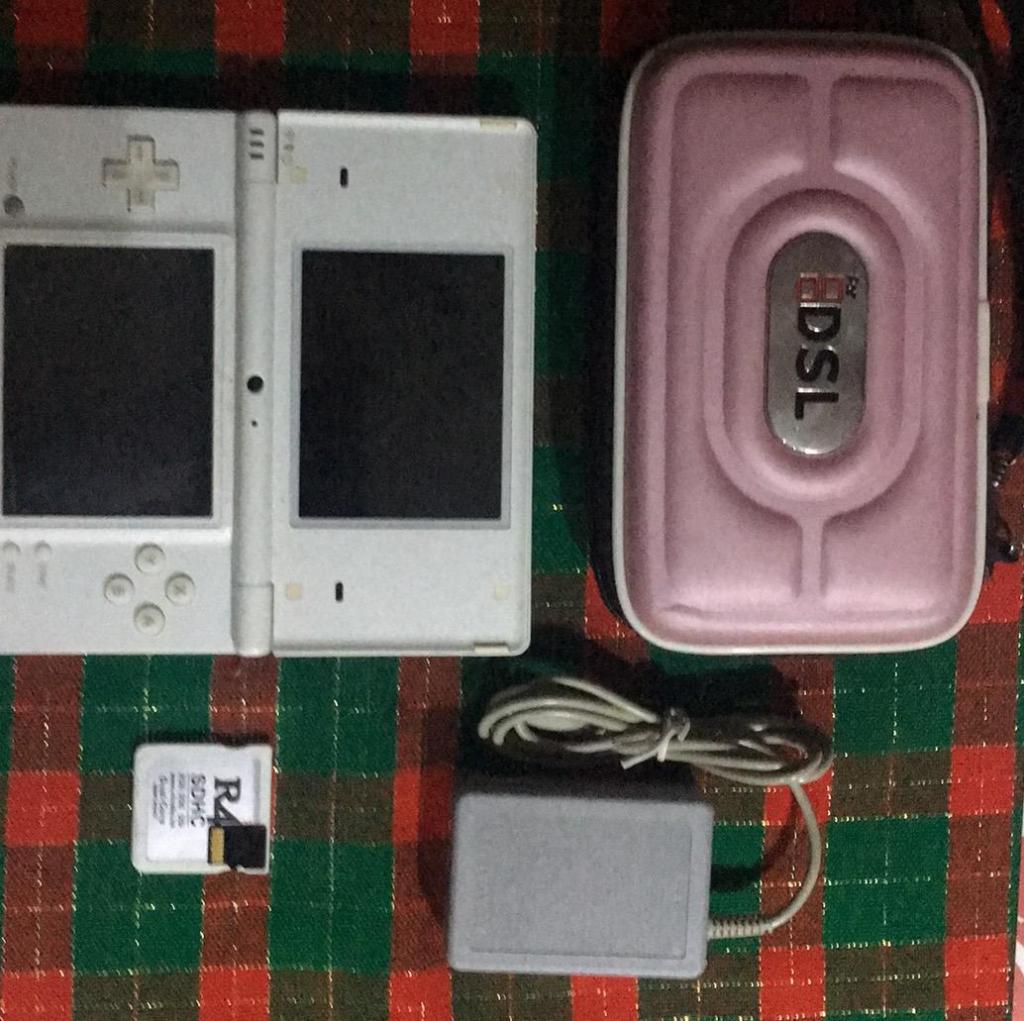 Nintendo Dsi Blanca con R4 Juegos