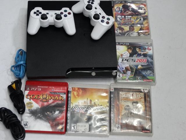 Play Station 3 de 250 gb con dos controles y 5 juegos