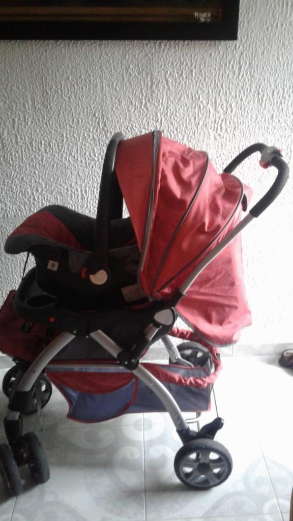 Vendo Coche para Bebé Y Cargador