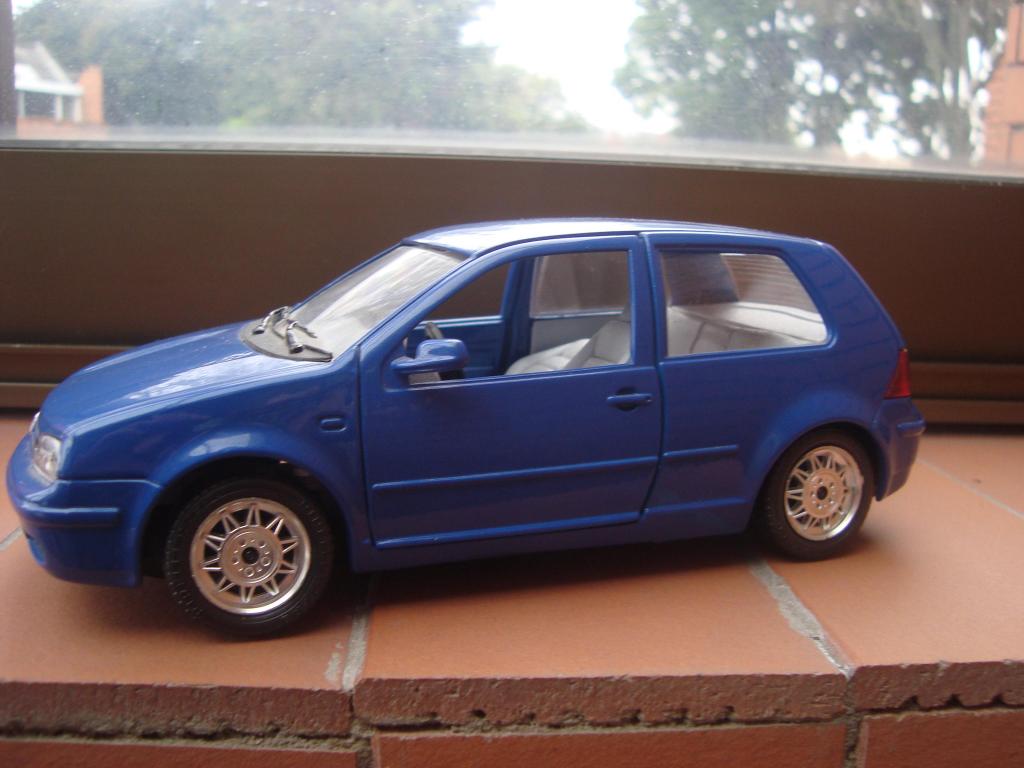 Volkswagen Gol Escala 1:24