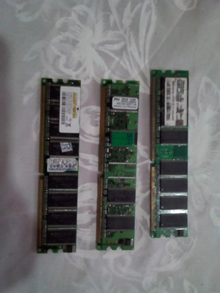 3 Sticks de Ram de 512 Mb