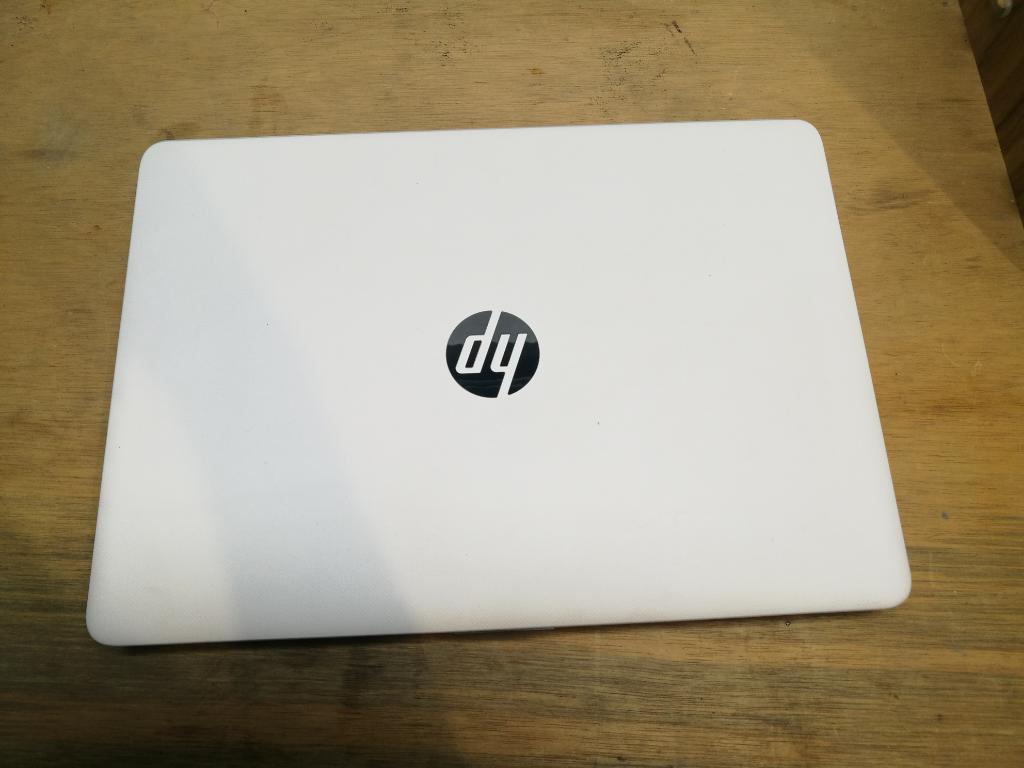 Laptop Hp Blanca Intel Core I3 6ta Gen