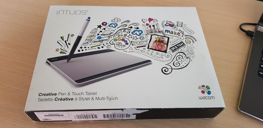 Tablet Intuos Touch Tablet