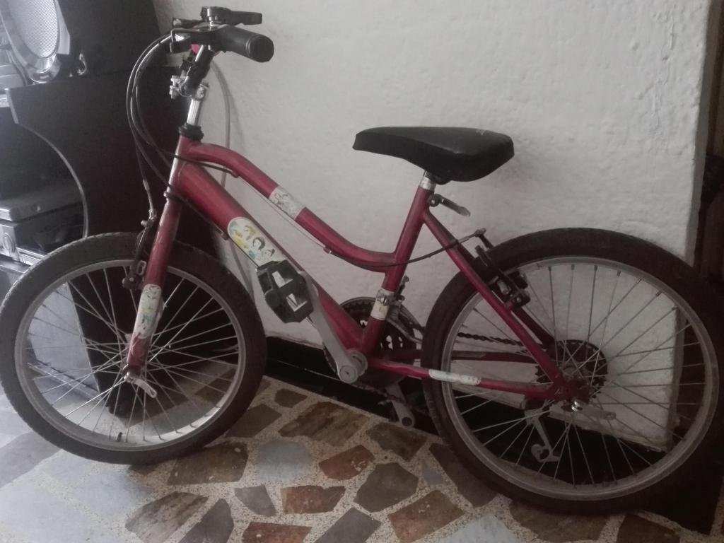 Bicicleta para nina en excelente estado