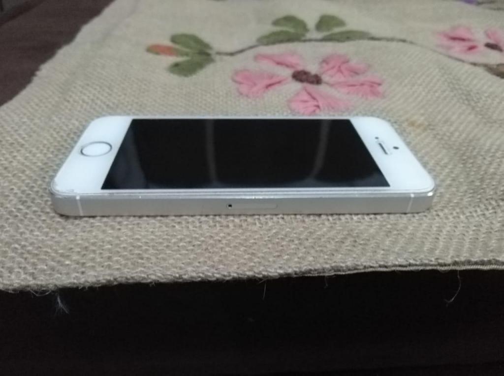 Iphone 5s Completamente funcional.7/10 Físico 16Gb