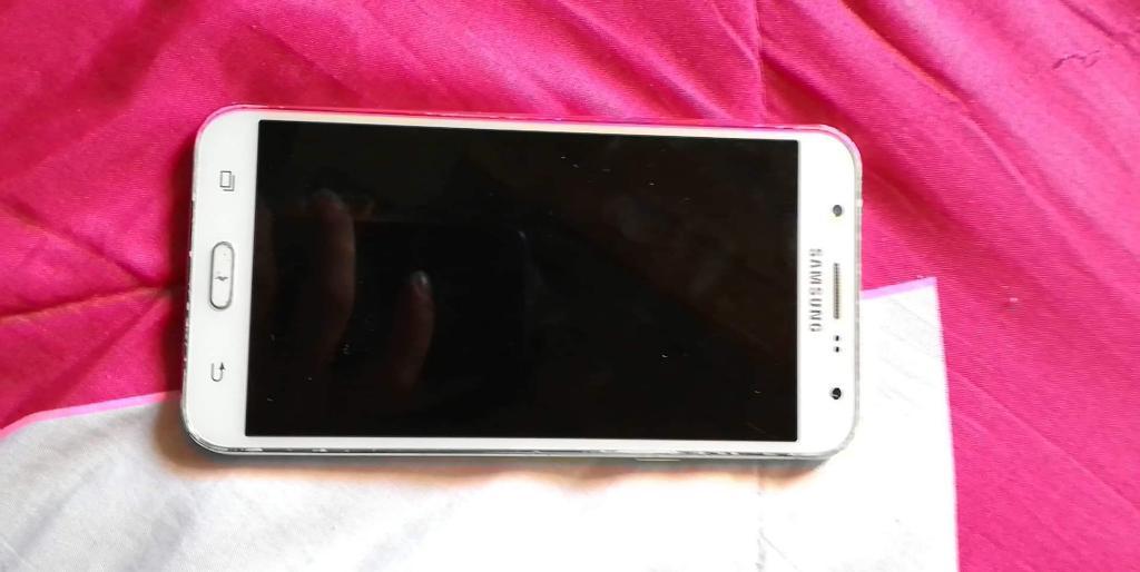 Samsung J7 Metal Buen Estado