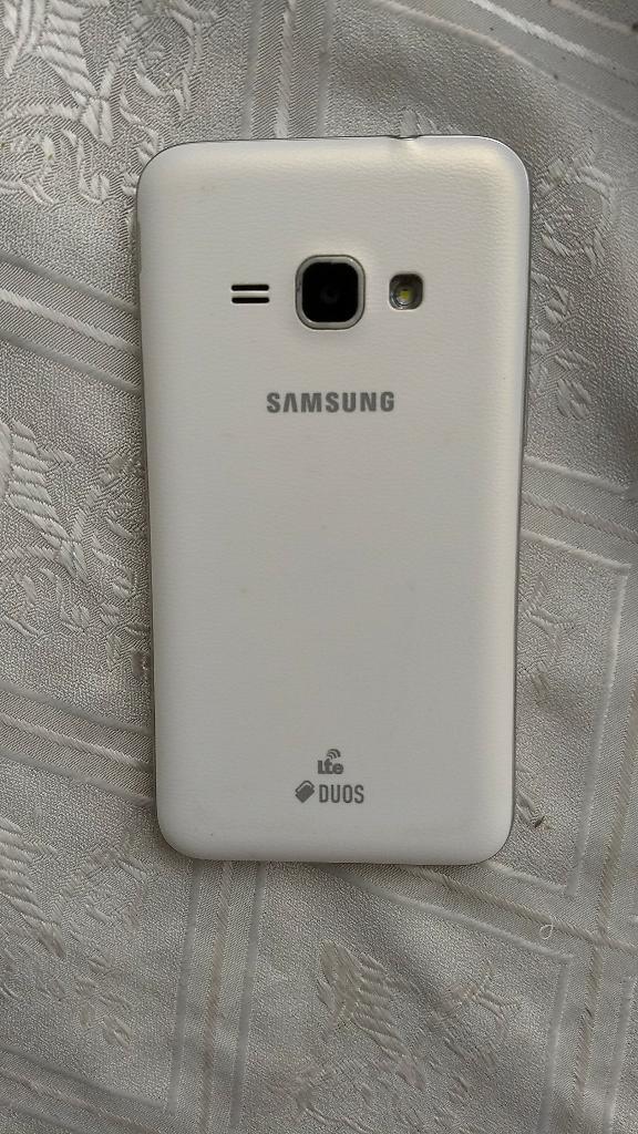 Vendo Celular Samsung J1