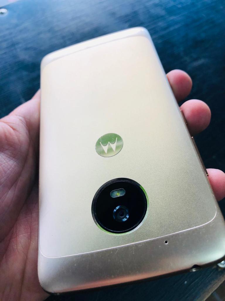 Vendo Moto G 5 Dorado