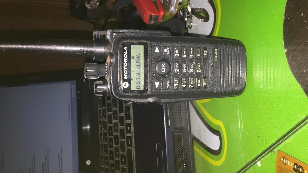 radio telefono digital referencia  con cargador