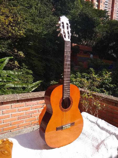 Guitarra Acustica clasica Yamaha Cs40 Para Niños