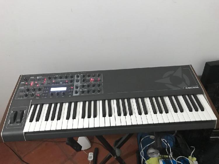 Sintetizador virus acces TI2 Keyboard 61