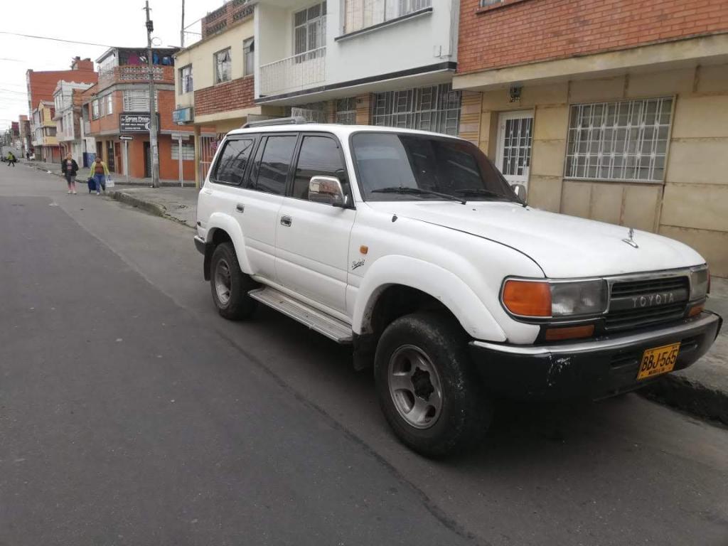 Toyota Burbuja  Land Cruiser.radio