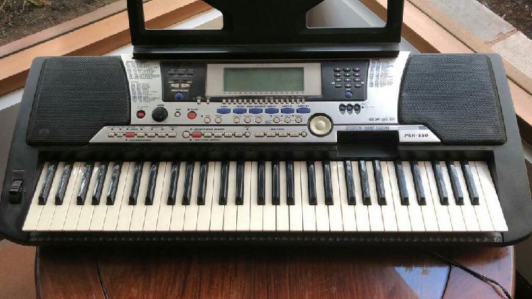 Vendo Teclado Organeta Yamaha Psr550