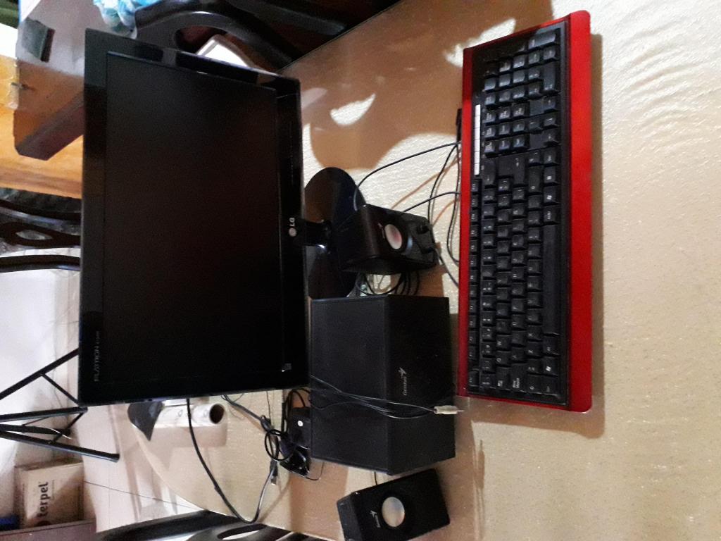 Monitor teclado y sonido pc