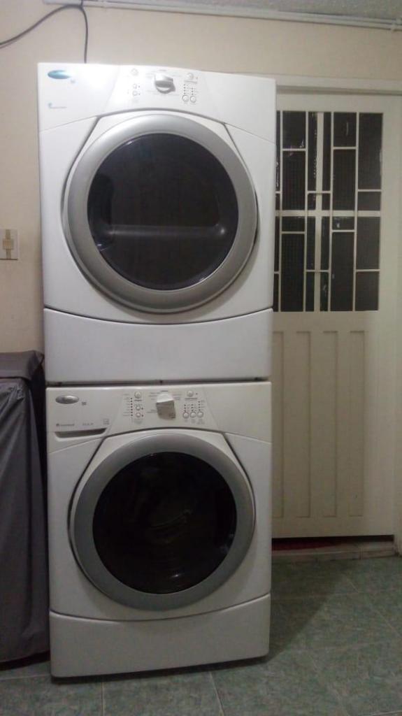 Se vende lavadora y secadora En perfecto estado