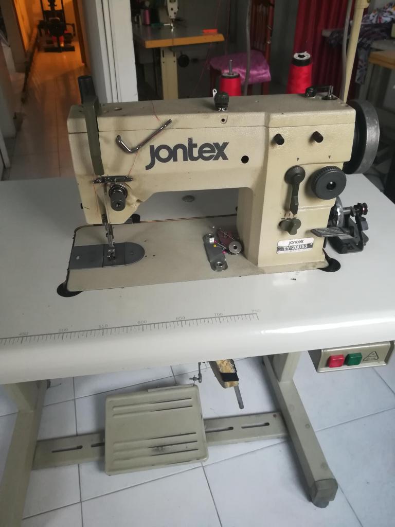 Maquina de coser En 300 mil