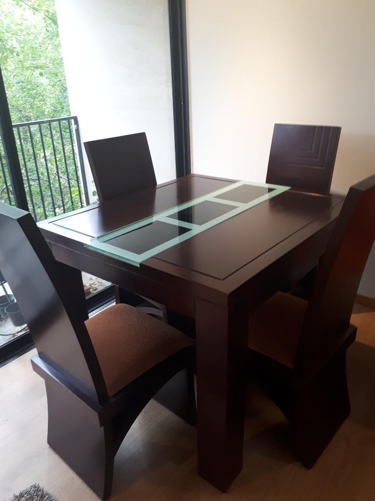 Vendo Juego de Comedor Motivo Viaje