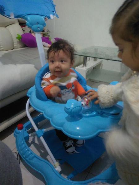 Vendo Caminador para Bebes