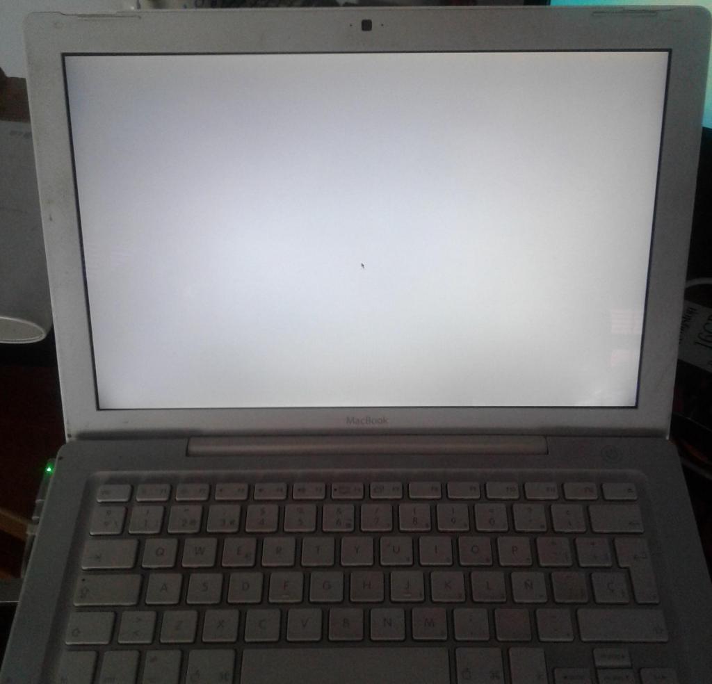 Macbook White para reparar o repuestos LEER