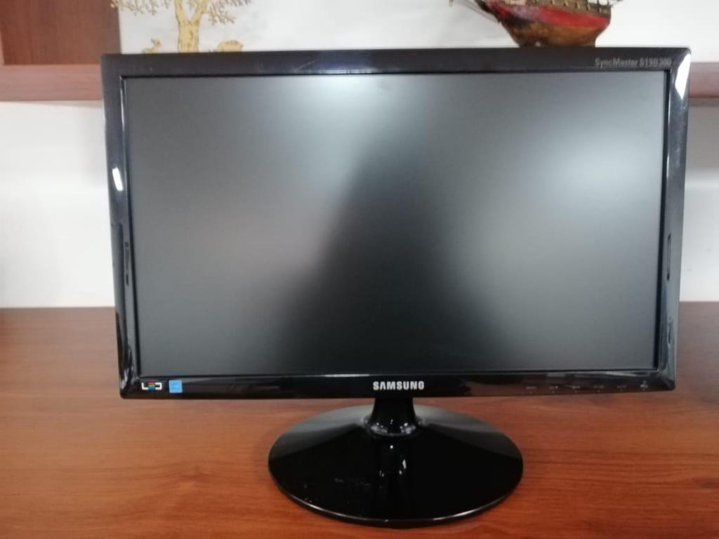 Monitor Samsung SyncMaster S19B300