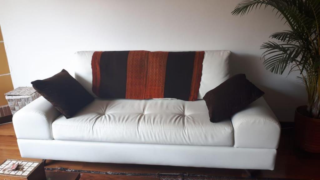 sofa en cuero blanco