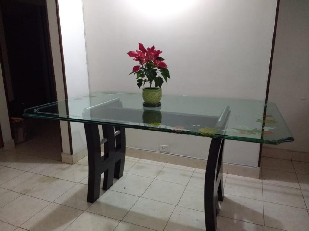 Mesa Comedor 6 Puestos Como Nueva!