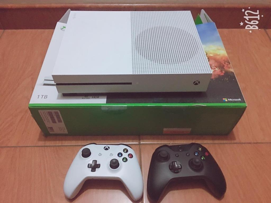 Consola Xbox One S 2 Controles